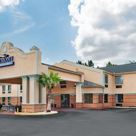 Baymont By Wyndham Hinesville Fort Stewart Area מראה חיצוני תמונה