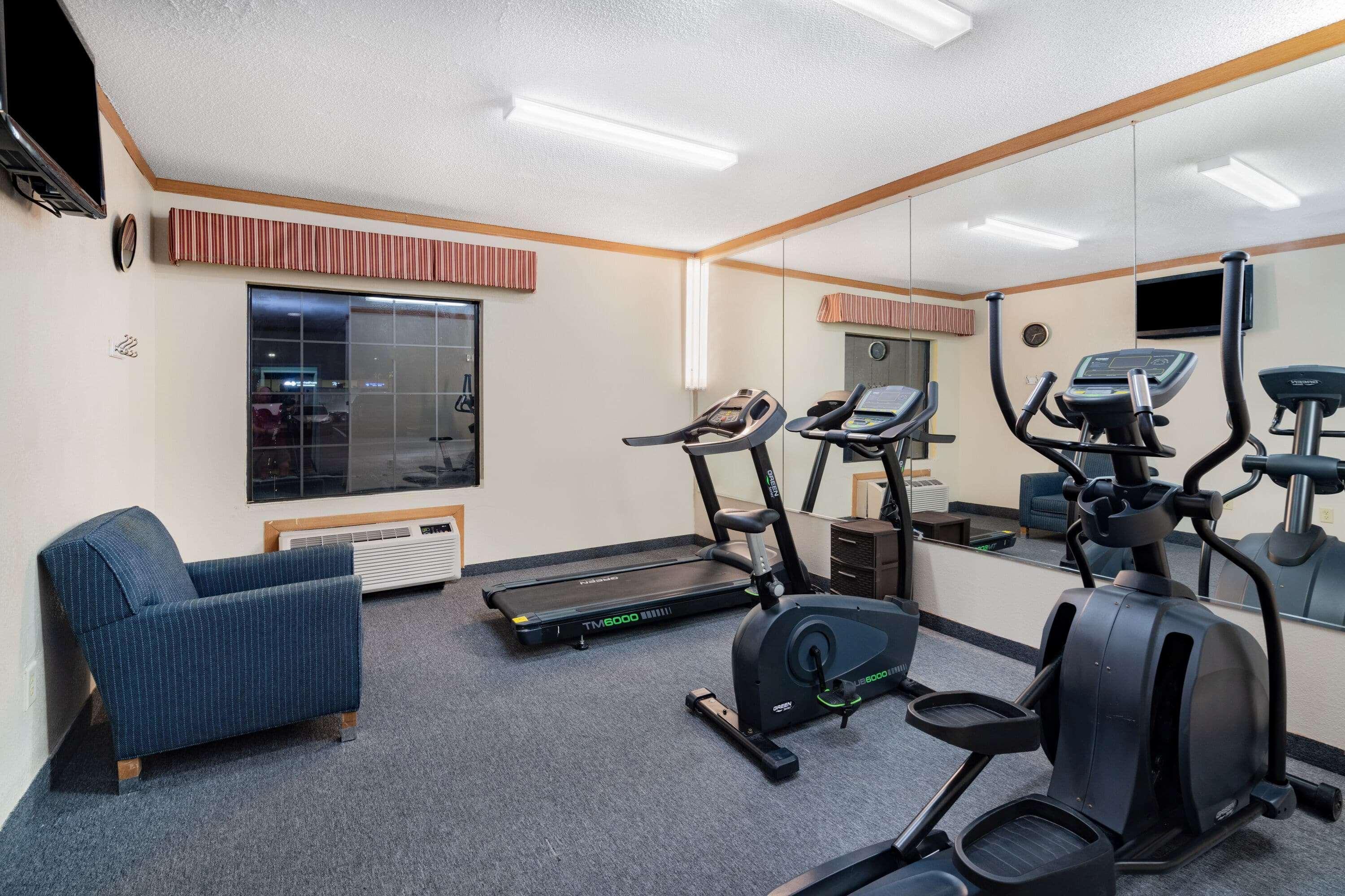 Baymont By Wyndham Hinesville Fort Stewart Area מראה חיצוני תמונה