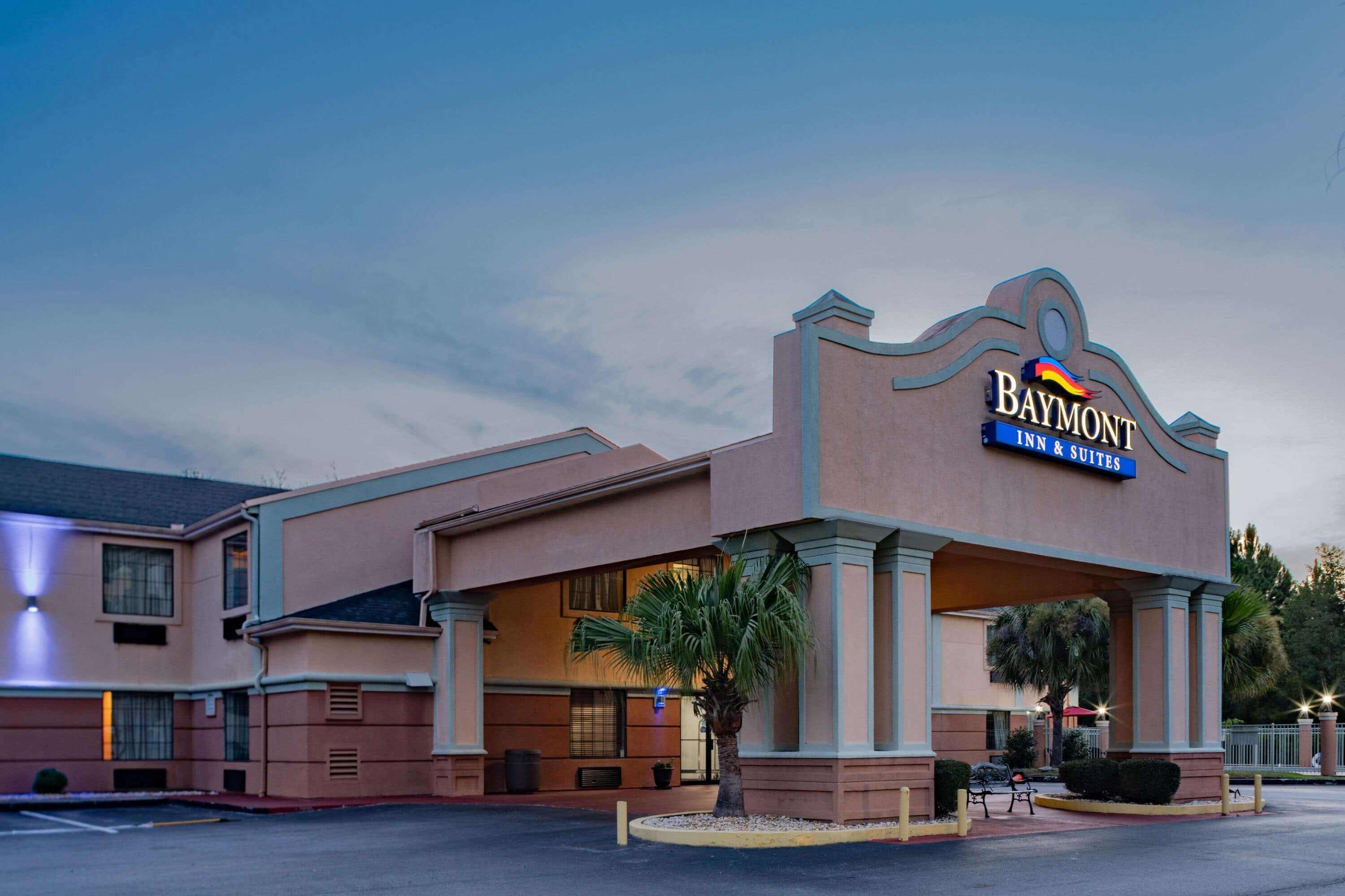 Baymont By Wyndham Hinesville Fort Stewart Area מראה חיצוני תמונה