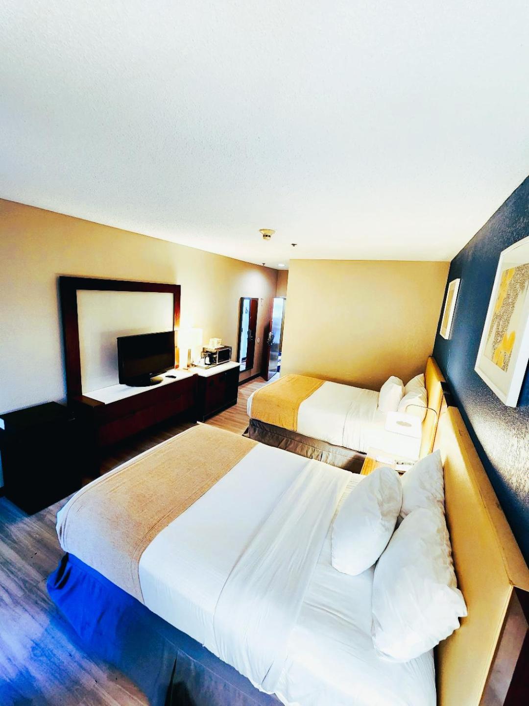 Baymont By Wyndham Hinesville Fort Stewart Area מראה חיצוני תמונה