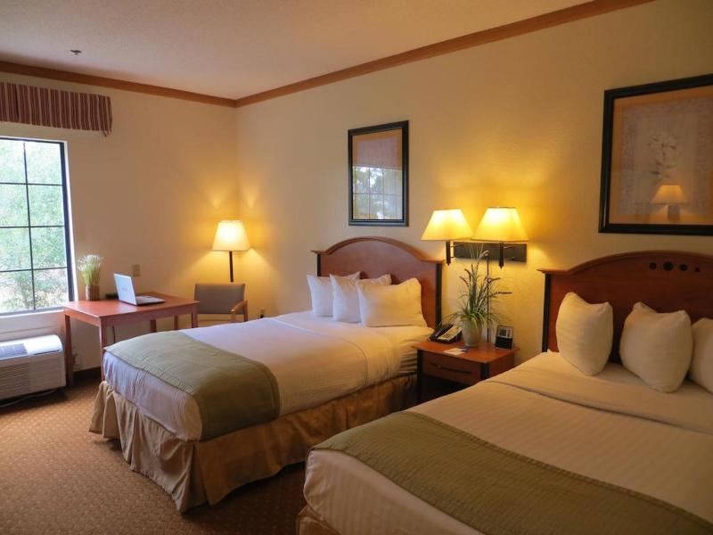 Baymont By Wyndham Hinesville Fort Stewart Area מראה חיצוני תמונה