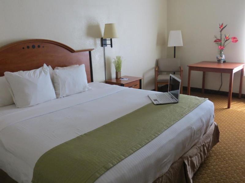 Baymont By Wyndham Hinesville Fort Stewart Area מראה חיצוני תמונה